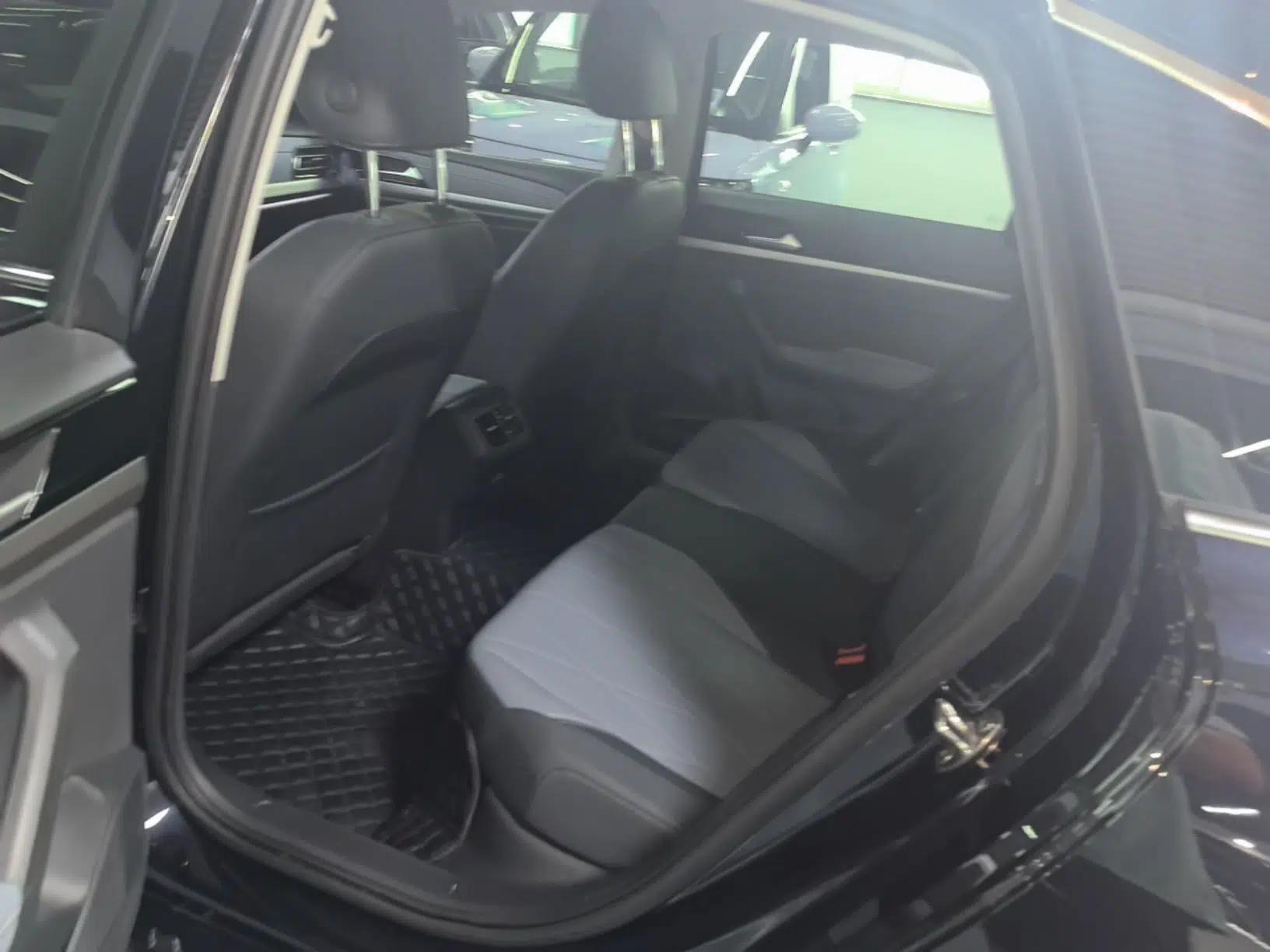 Volkswagen Lavida 2024 1.5L Automatic Starry Sky 5 Million Edition — миниатюра 20