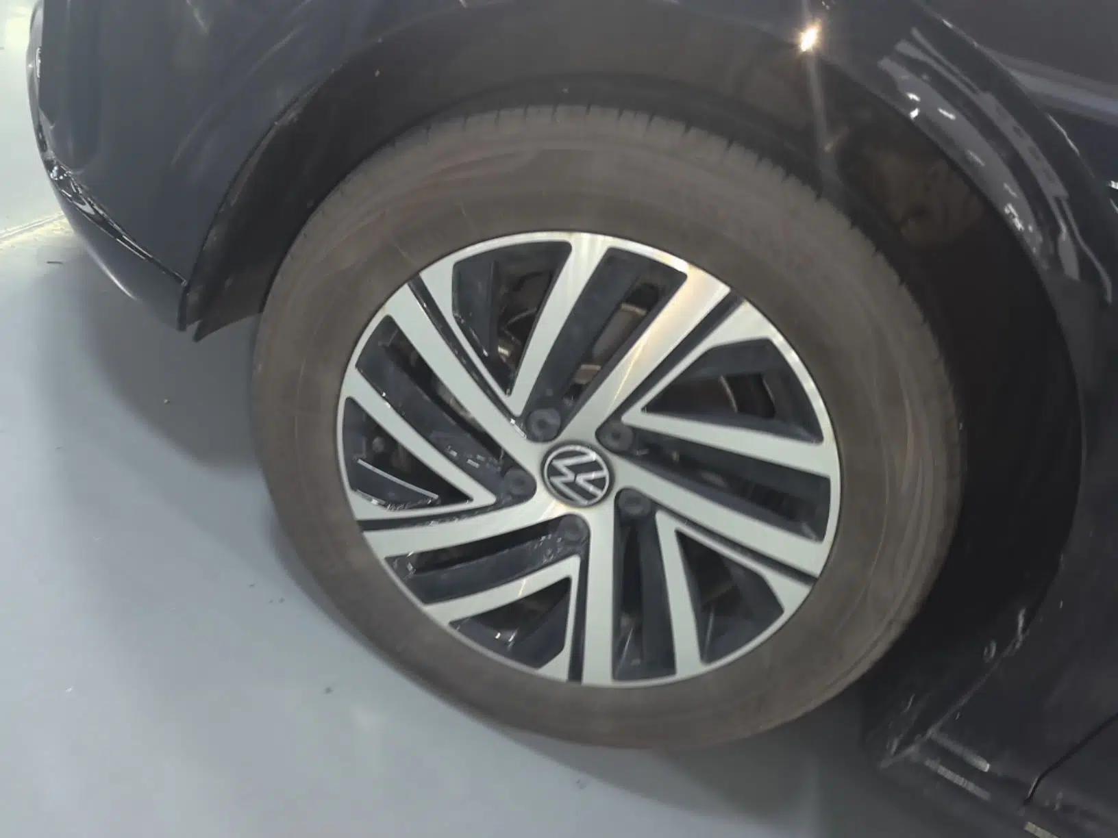 Volkswagen Lavida 2024 1.5L Automatic Starry Sky 5 Million Edition — миниатюра 10