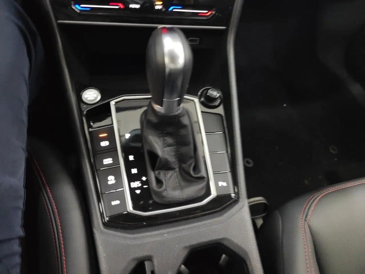Volkswagen Lavida 2023 300TSI DSG Starry Sky Leading Edition — миниатюра 14