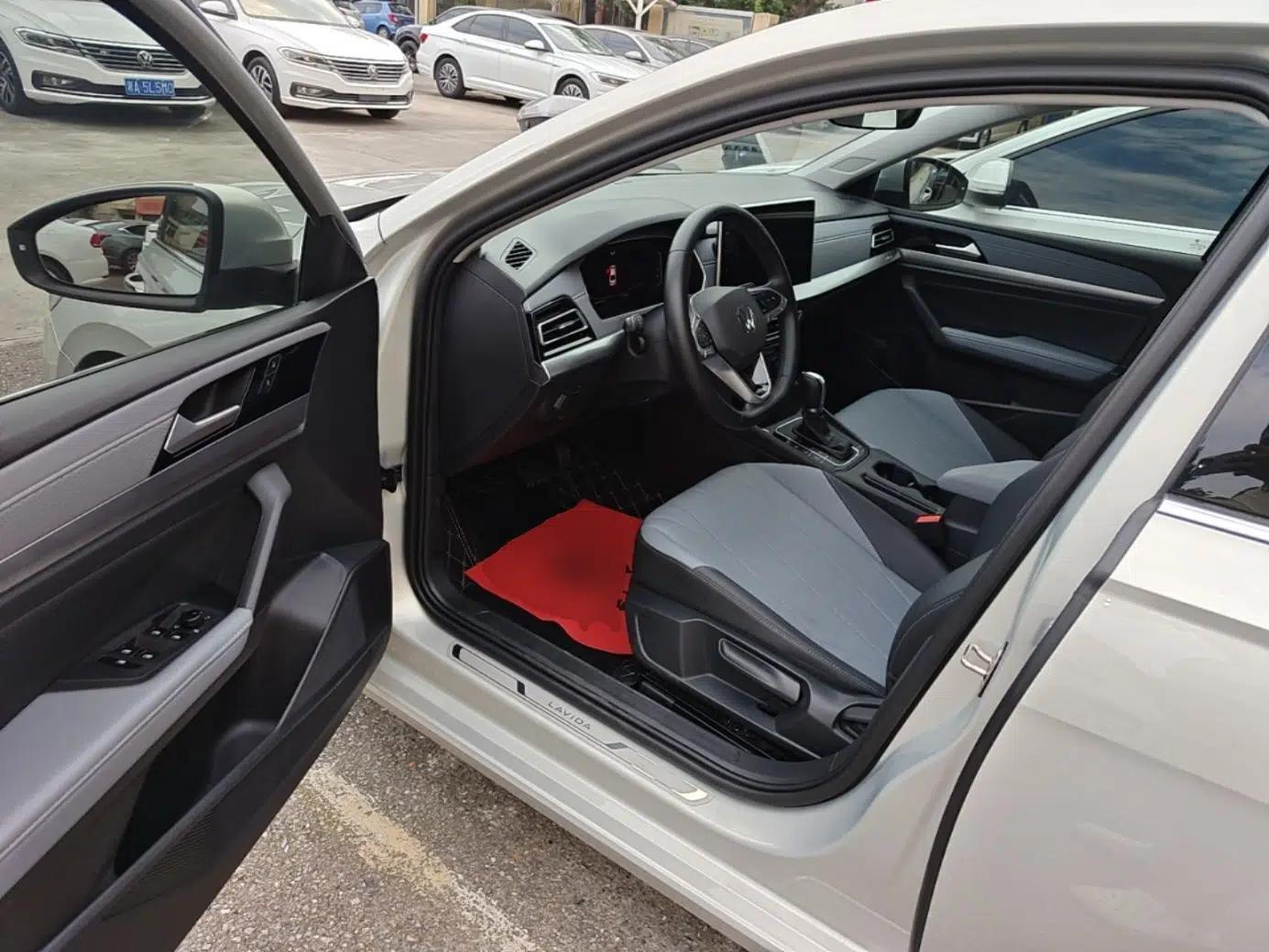 Volkswagen Lavida 2023 1.5L Automatic 5 Million Edition — миниатюра 18