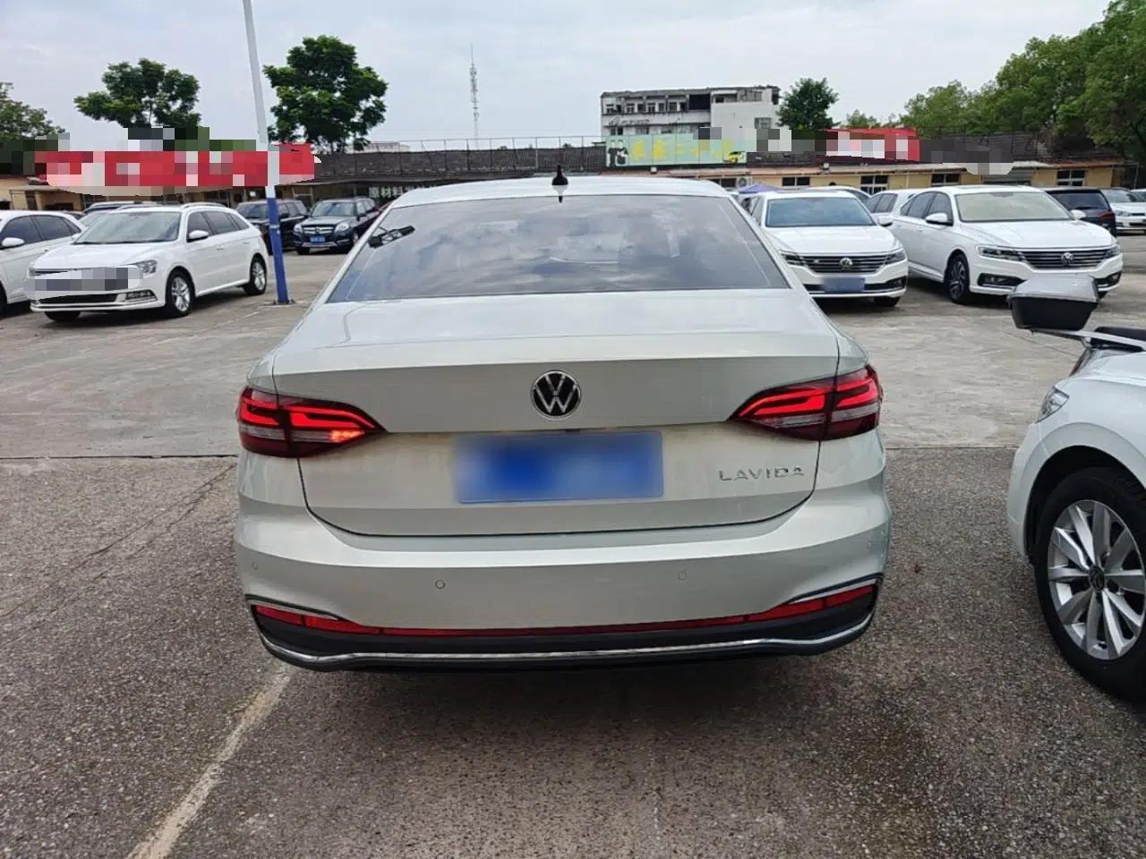 Volkswagen Lavida 2023 1.5L Automatic 5 Million Edition — миниатюра 5