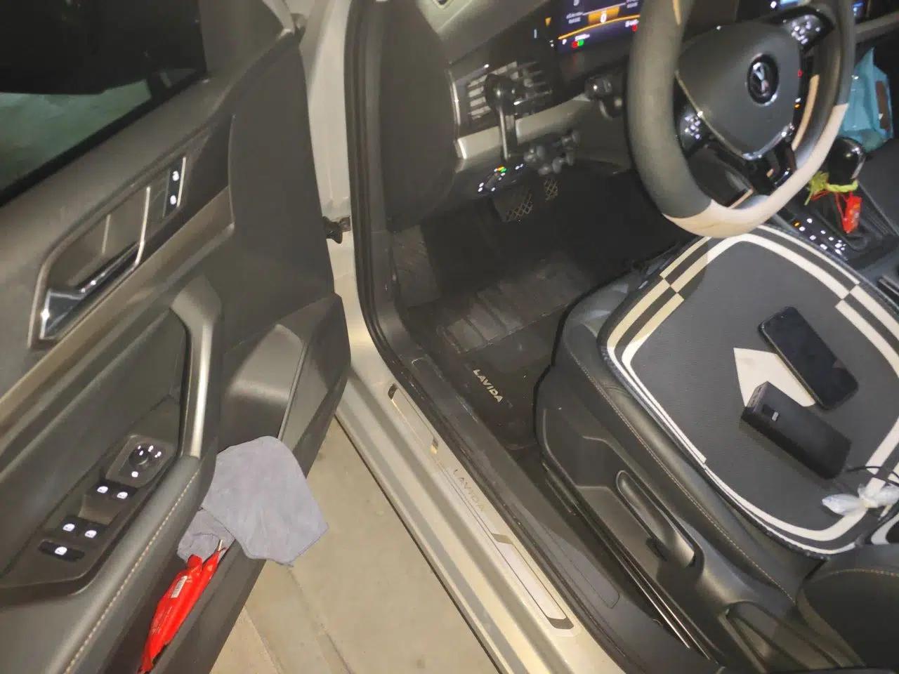 Volkswagen Lavida 2022 1.5L Automatic Comfort Edition — миниатюра 16