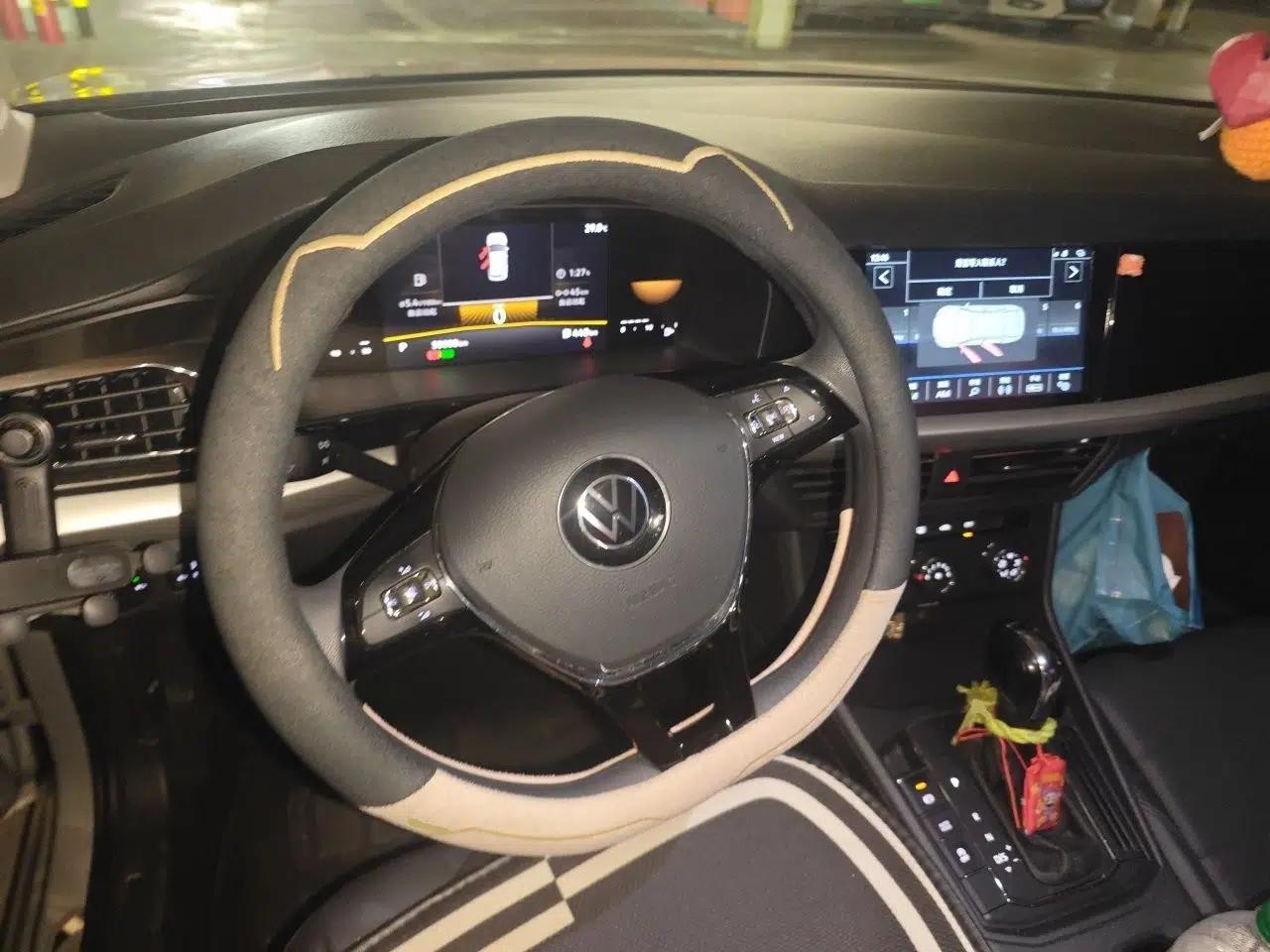 Volkswagen Lavida 2022 1.5L Automatic Comfort Edition — миниатюра 10