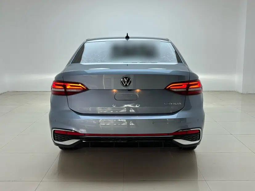 Volkswagen Lavida 2024 1.5L Automatic Starry Sky 5 Million Edition — миниатюра 16