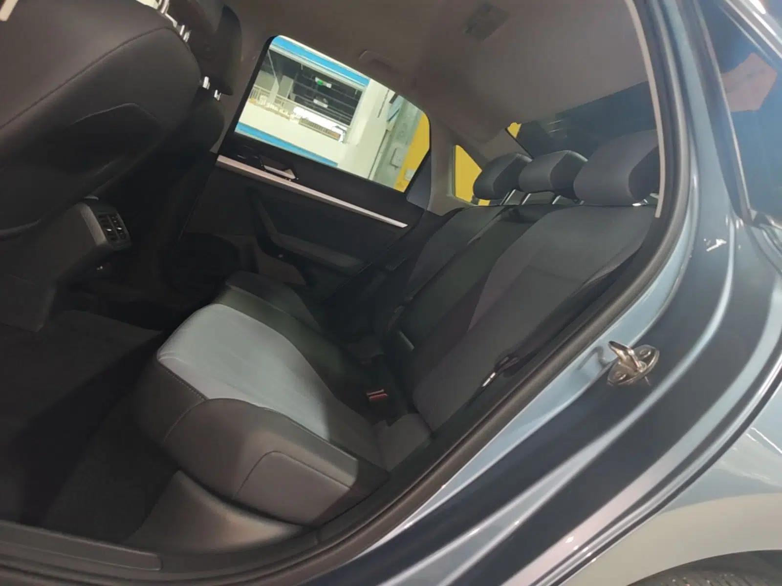Volkswagen Lavida 2024 1.5L Automatic Starry Sky 5 Million Edition — миниатюра 27