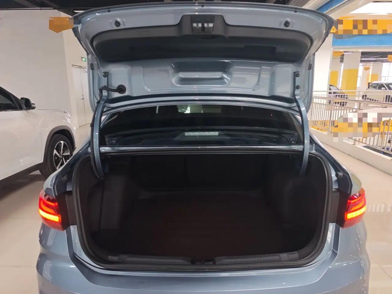 Volkswagen Lavida 2024 1.5L Automatic Starry Sky 5 Million Edition — миниатюра 29
