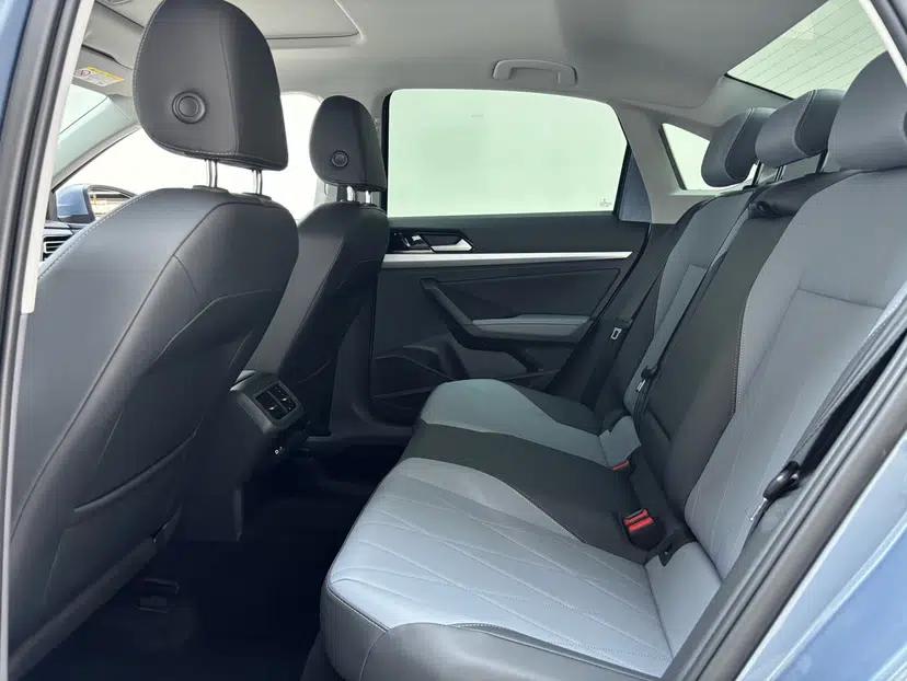 Volkswagen Lavida 2024 1.5L Automatic Starry Sky 5 Million Edition — миниатюра 30