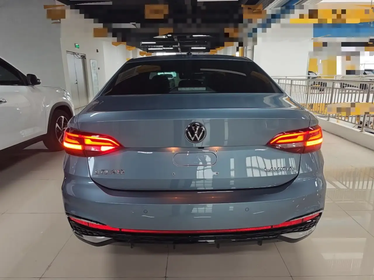 Volkswagen Lavida 2024 1.5L Automatic Starry Sky 5 Million Edition — миниатюра 5