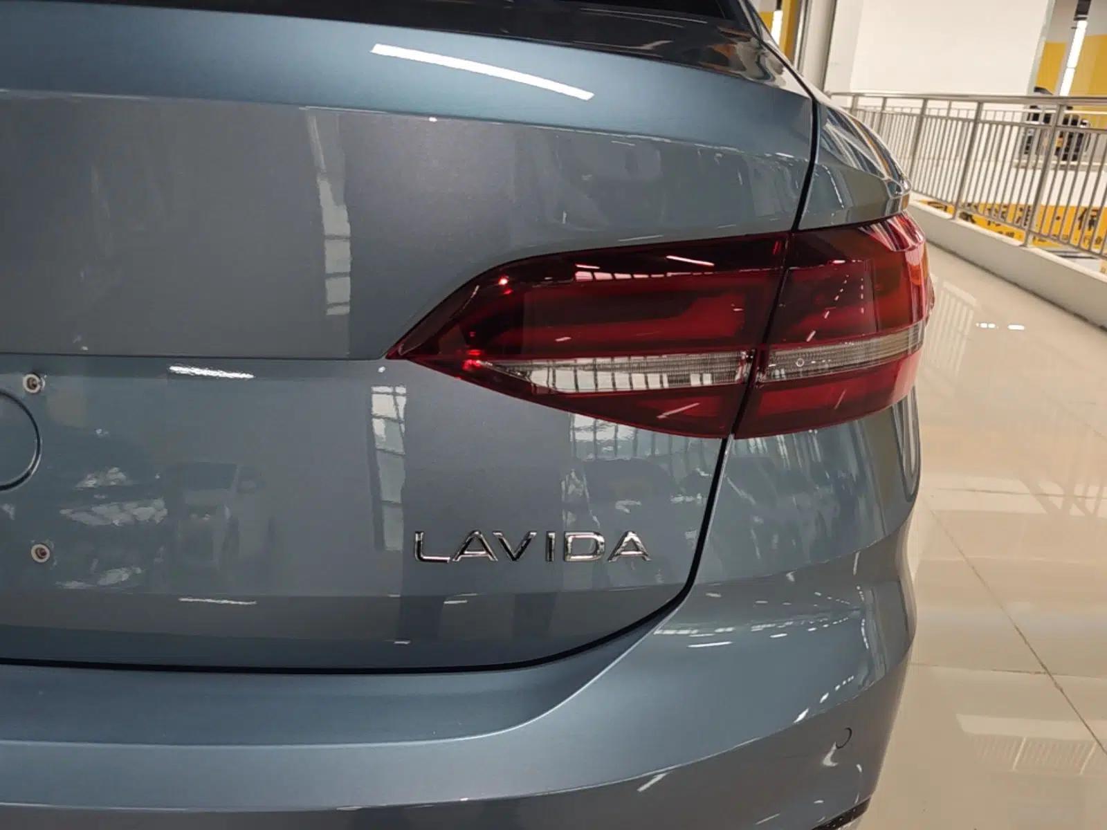 Volkswagen Lavida 2024 1.5L Automatic Starry Sky 5 Million Edition — миниатюра 9