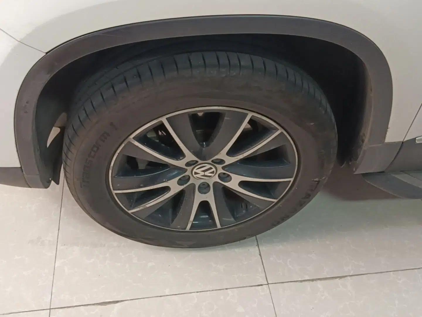 Volkswagen Tiguan 2015 1.8TSI Automatic Two-Wheel Drive Luxury Model — миниатюра 15