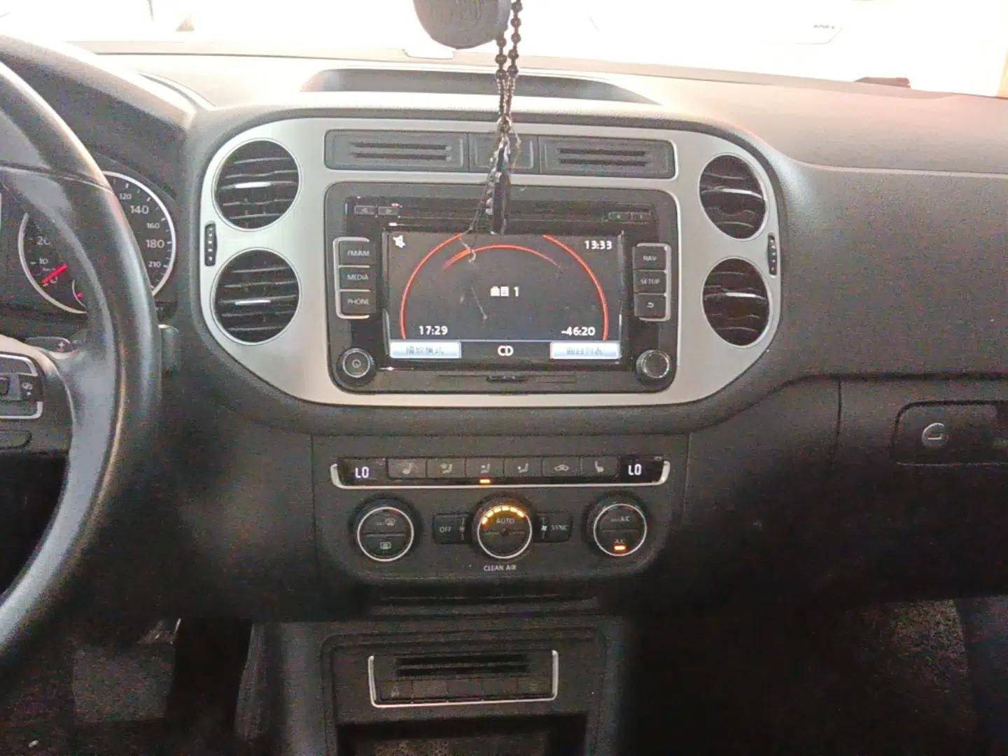Volkswagen Tiguan 2015 1.8TSI Automatic Two-Wheel Drive Luxury Model — миниатюра 20