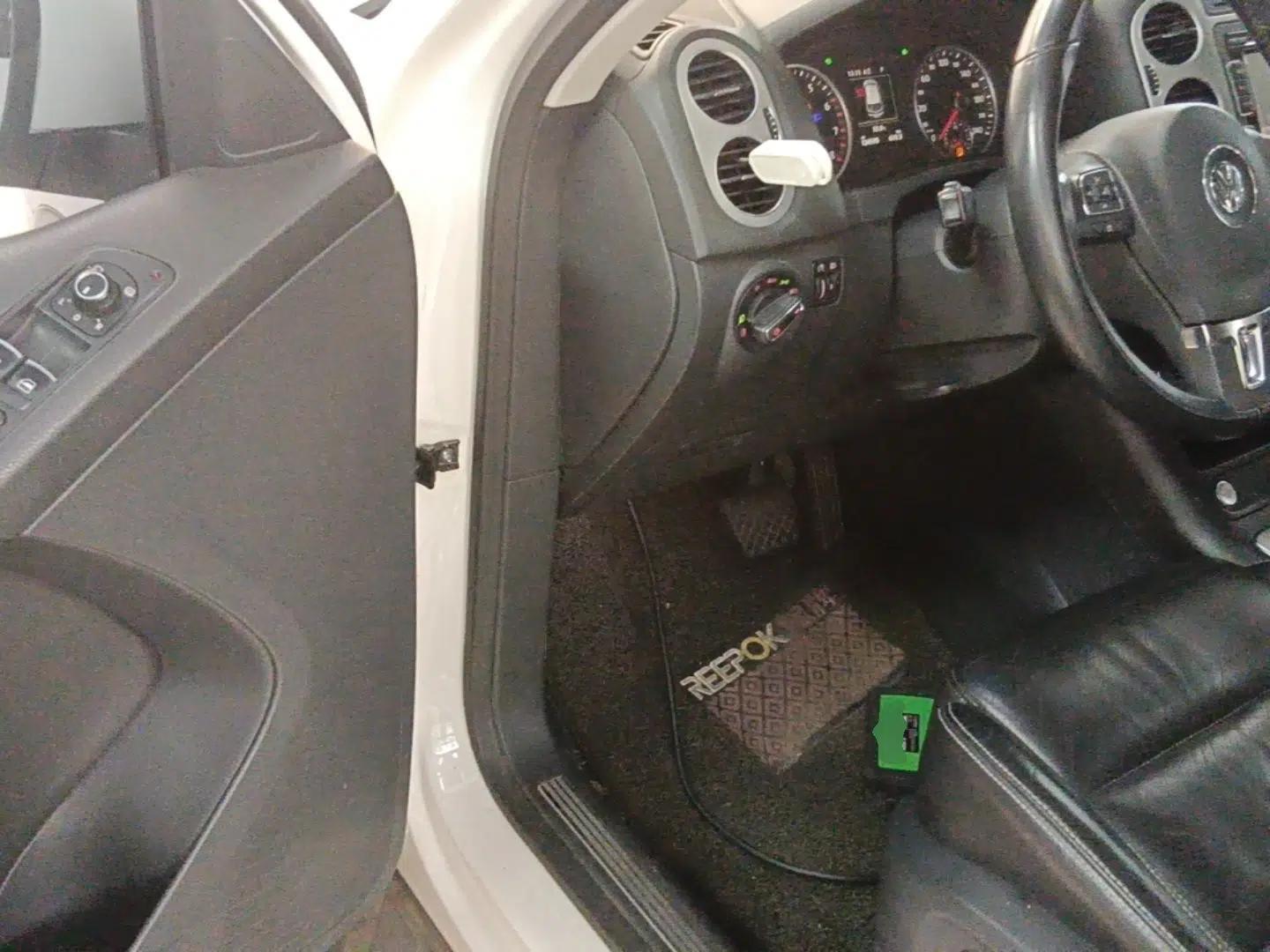 Volkswagen Tiguan 2015 1.8TSI Automatic Two-Wheel Drive Luxury Model — миниатюра 23