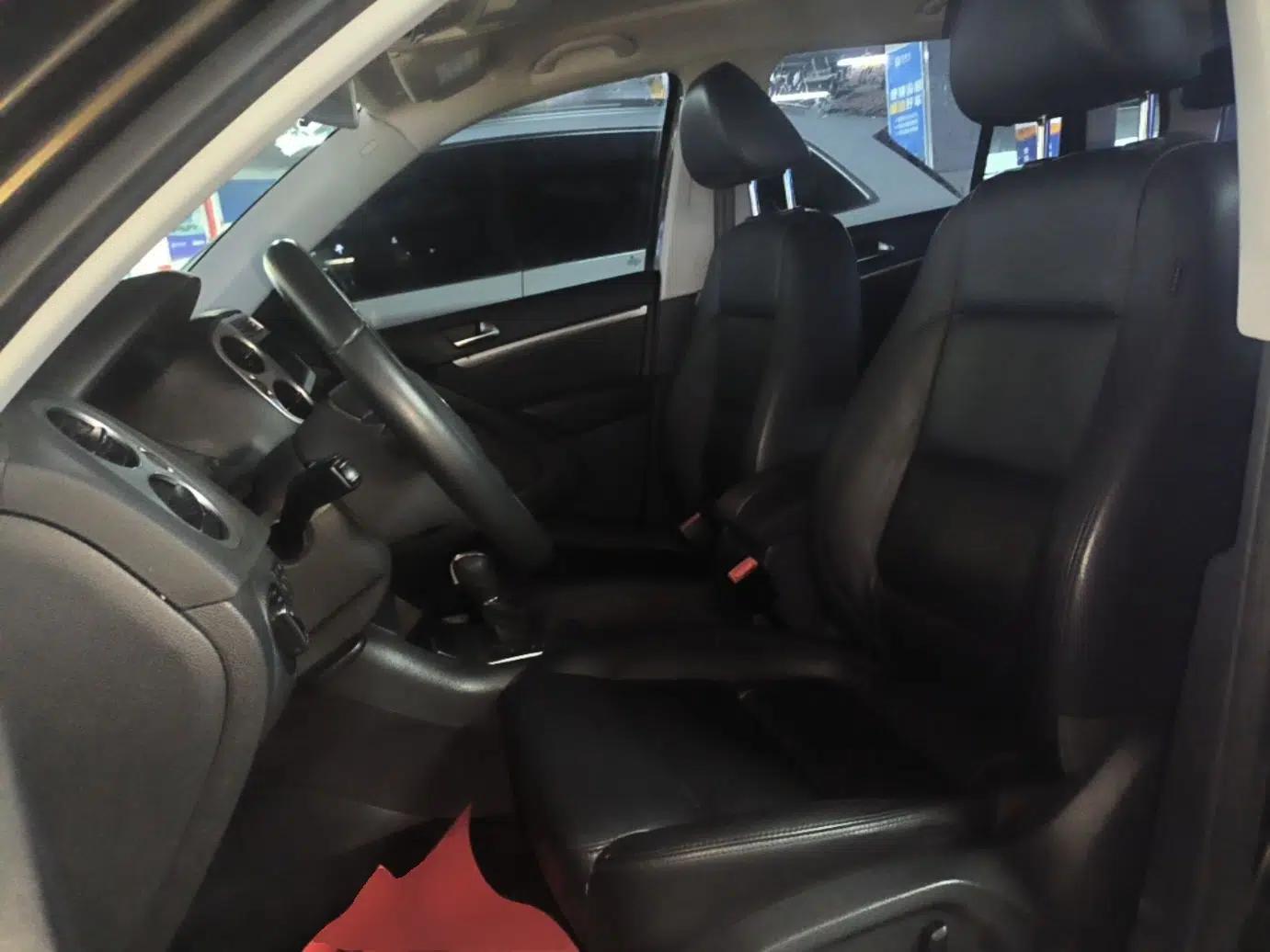 Volkswagen Tiguan 2015 1.8TSI Automatic Two-Wheel Drive Comfort Edition — миниатюра 22