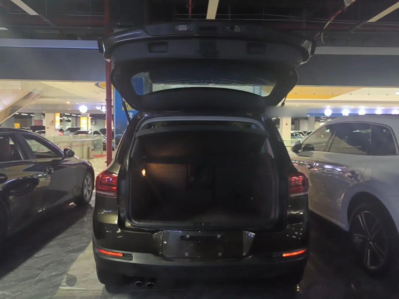 Volkswagen Tiguan 2015 1.8TSI Automatic Two-Wheel Drive Comfort Edition — миниатюра 27