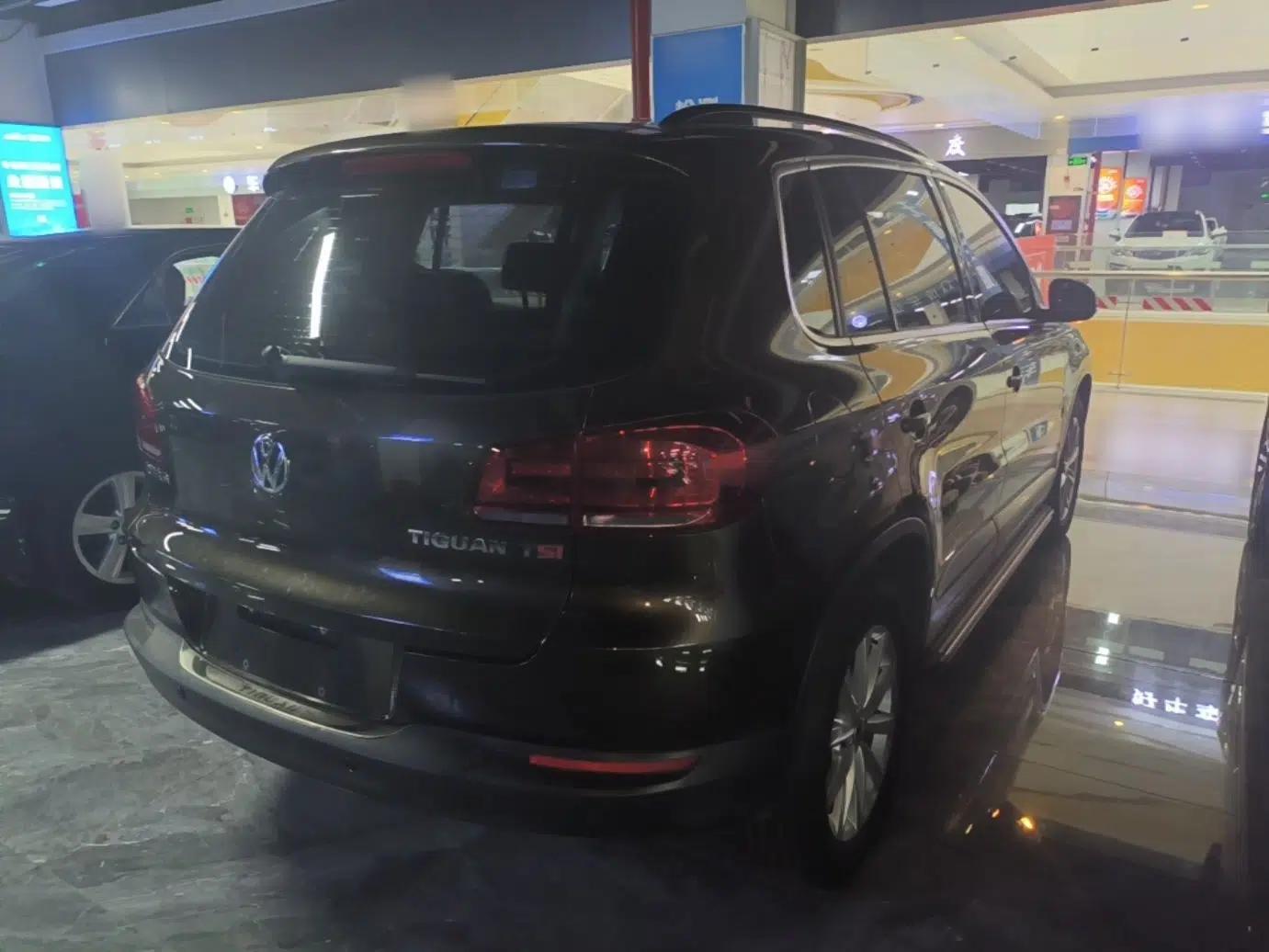 Volkswagen Tiguan 2015 1.8TSI Automatic Two-Wheel Drive Comfort Edition — миниатюра 6