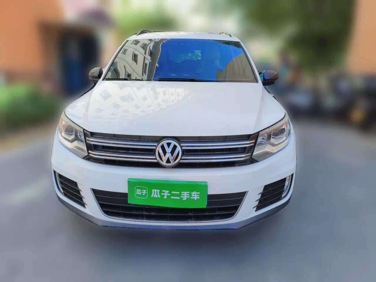 Volkswagen Tiguan 2015 1.8TSI Automatic Two-Wheel Drive Luxury Model — миниатюра 2