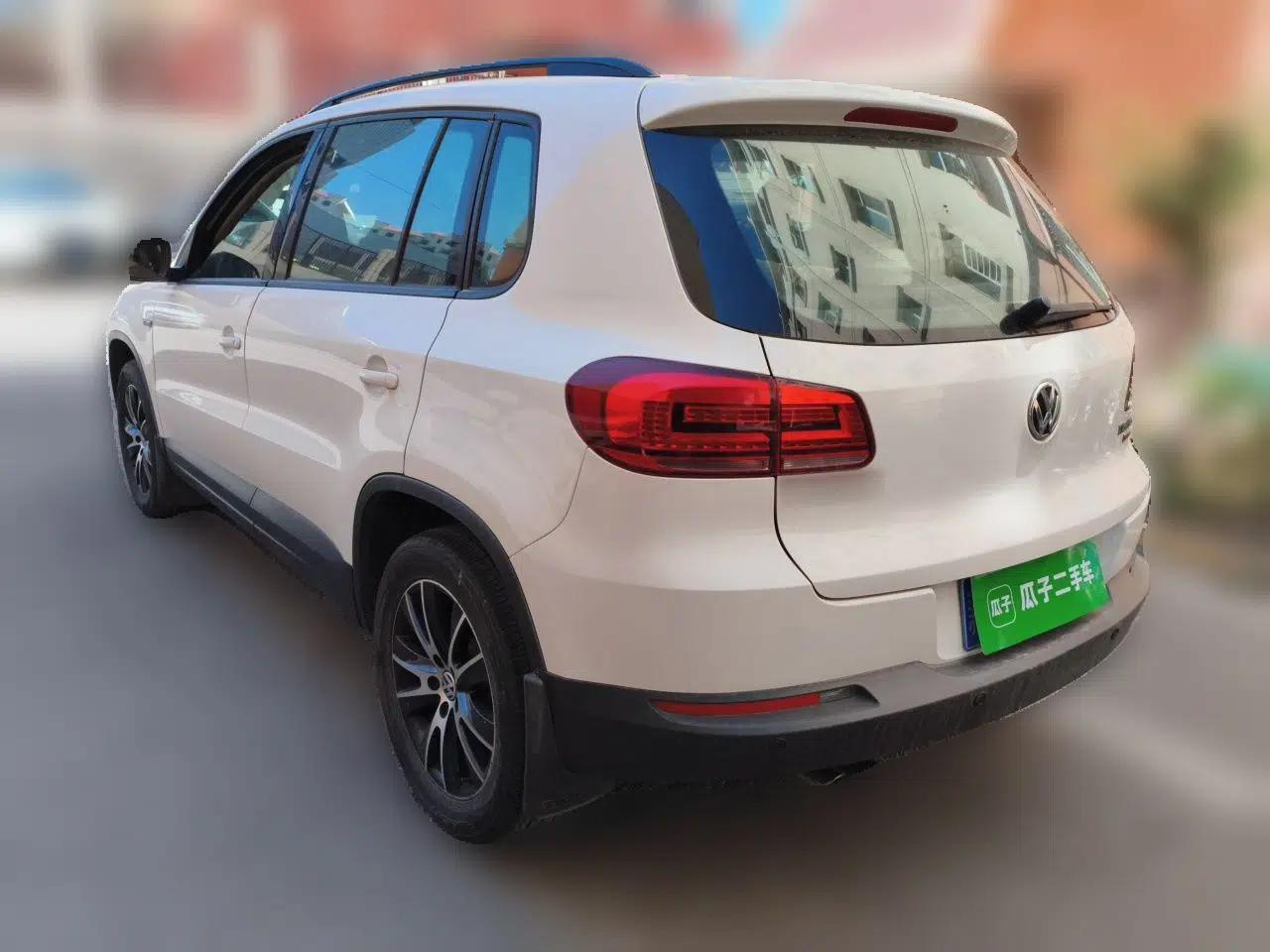 Volkswagen Tiguan 2015 1.8TSI Automatic Two-Wheel Drive Luxury Model — миниатюра 4