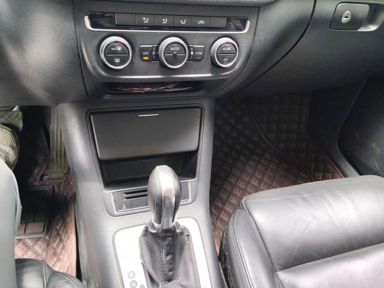 Volkswagen Tiguan 2013 1.8 TSI Automatic Two-Wheel Drive Comfort Edition — миниатюра 14