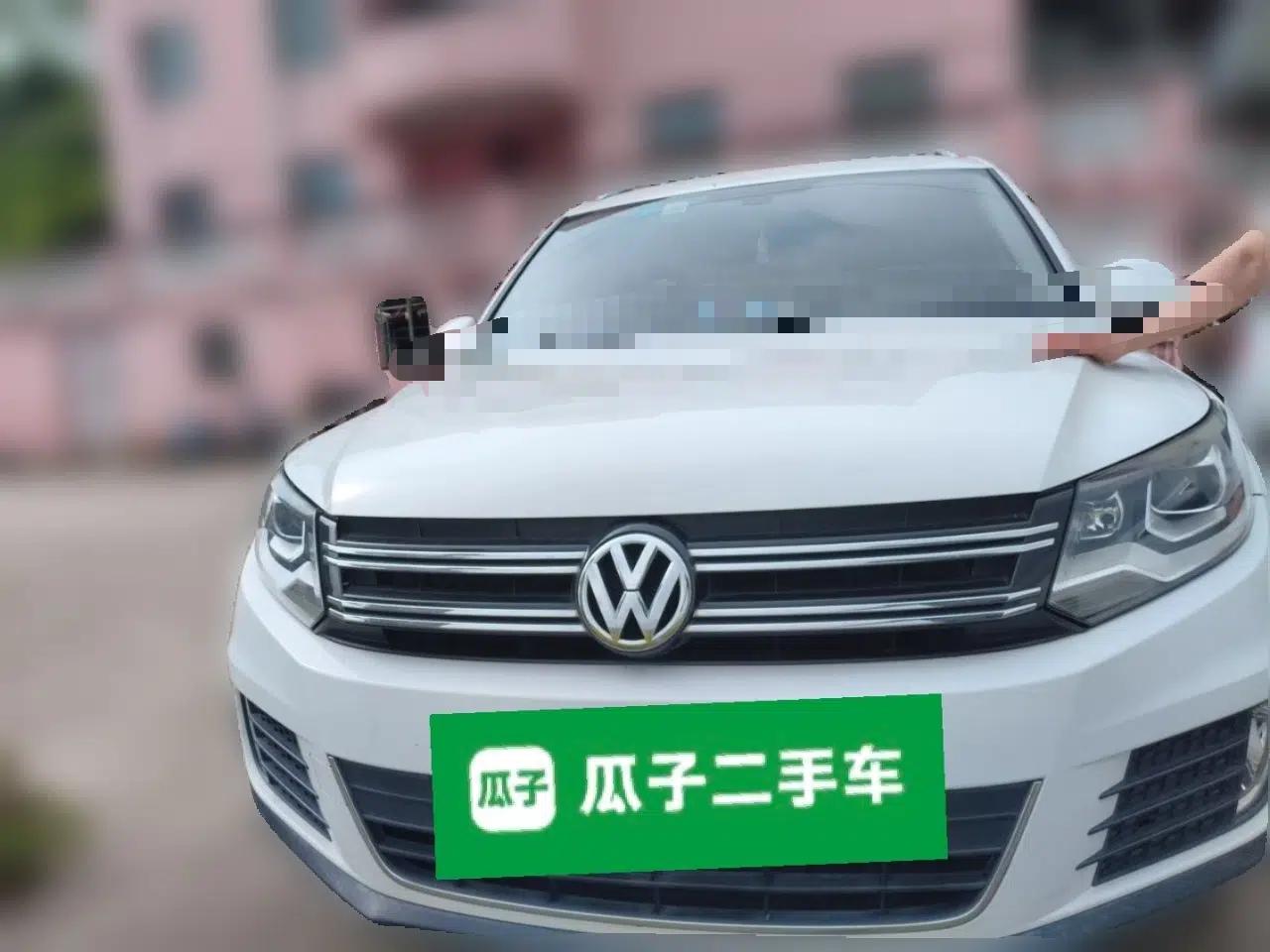 Volkswagen Tiguan 2015 1.8TSI Automatic All-Wheel-Drive Luxury Model — миниатюра 2