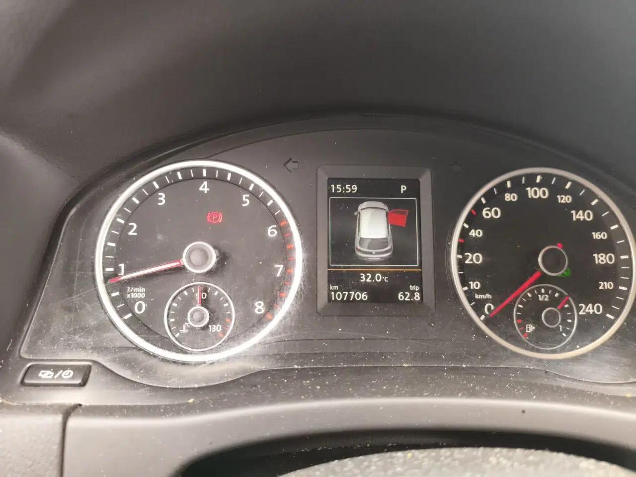 Volkswagen Tiguan 2015 1.8TSI Automatic All-Wheel-Drive Luxury Model — миниатюра 11