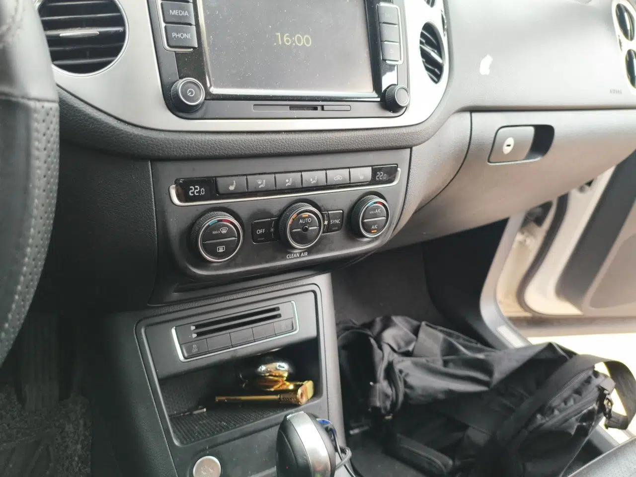 Volkswagen Tiguan 2015 1.8TSI Automatic All-Wheel-Drive Luxury Model — миниатюра 13