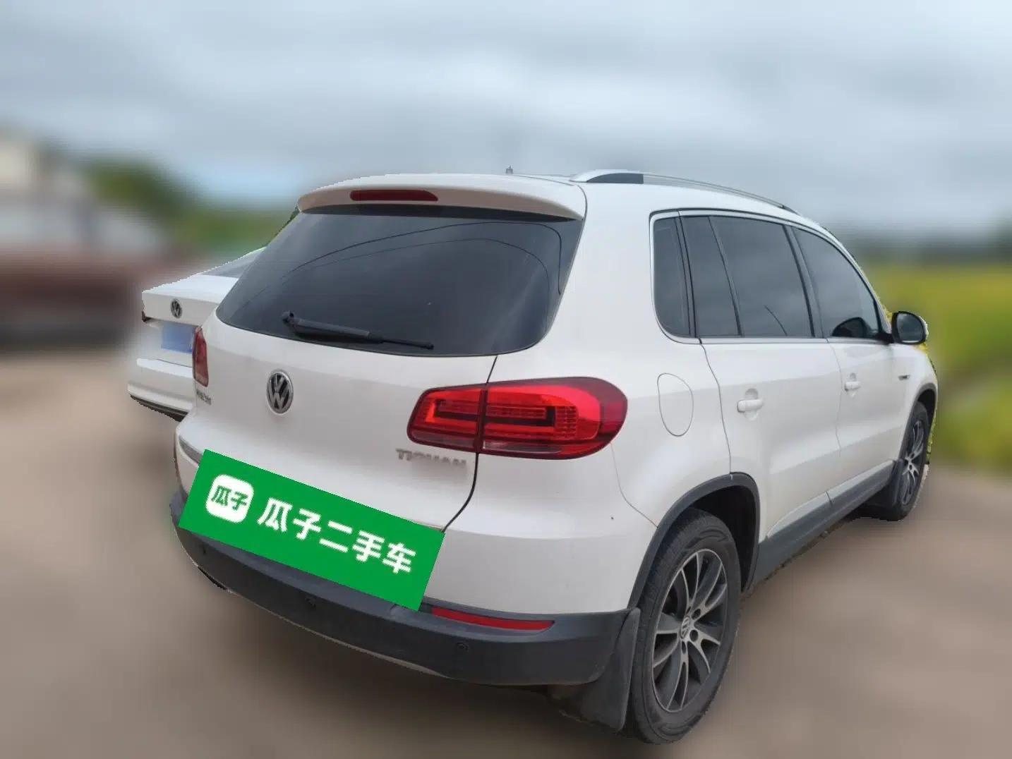 Volkswagen Tiguan 2015 1.8TSI Automatic All-Wheel-Drive Luxury Model — миниатюра 6