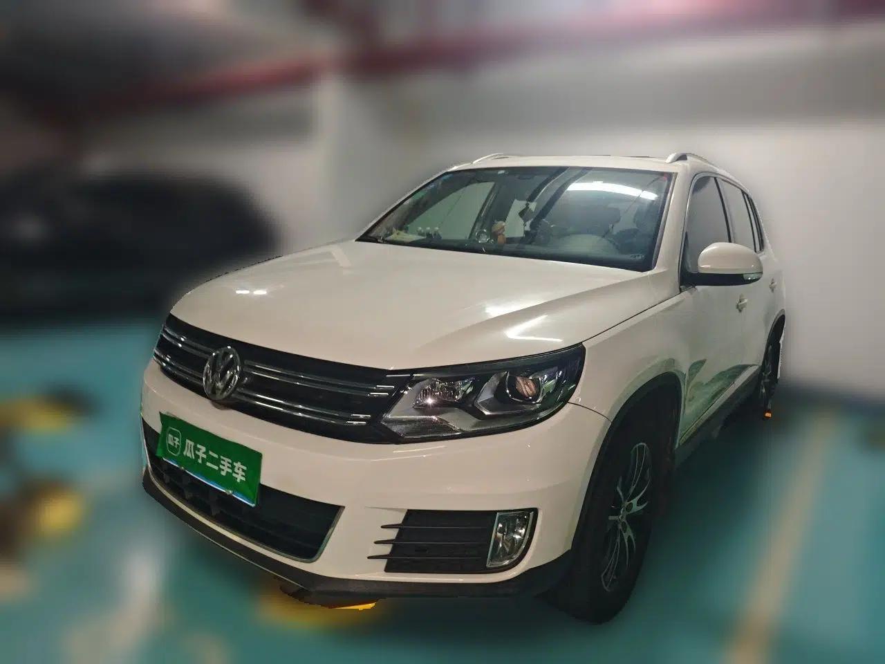 Volkswagen Tiguan 2015 1.8TSI Automatic Two-Wheel Drive Luxury Model — миниатюра 1