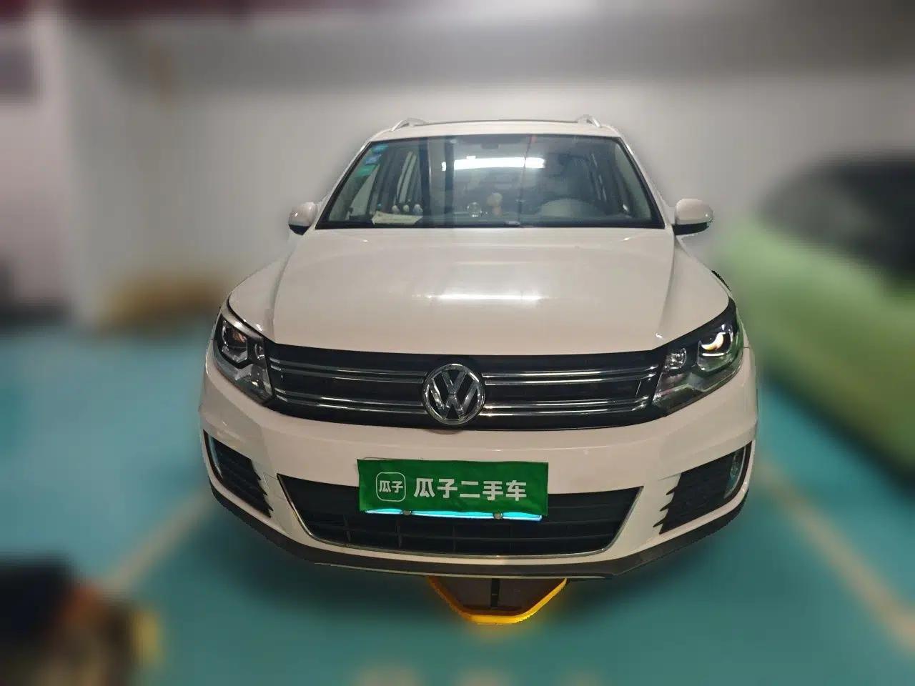 Volkswagen Tiguan 2015 1.8TSI Automatic Two-Wheel Drive Luxury Model — миниатюра 2
