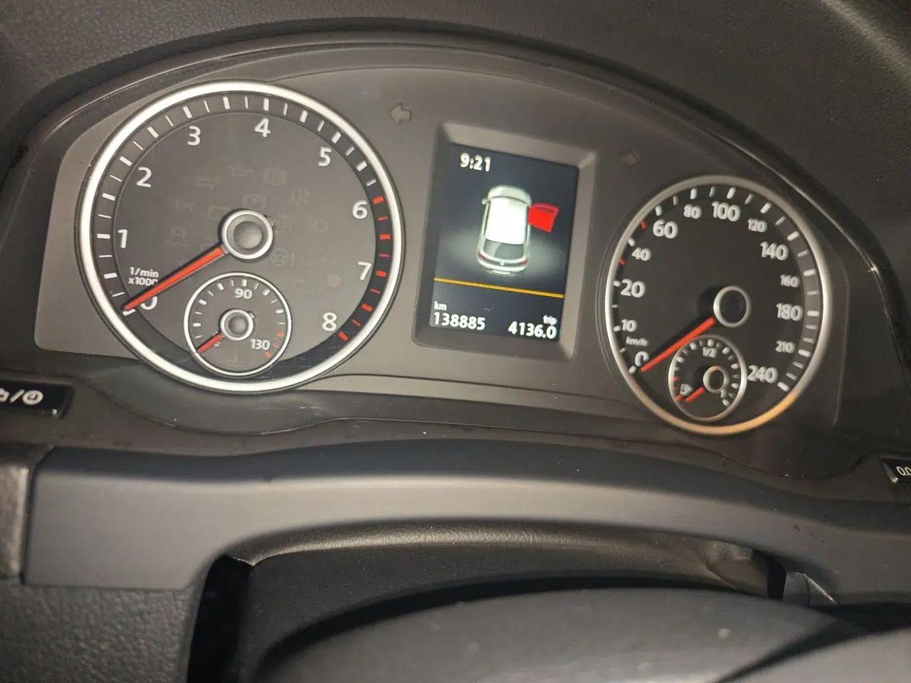 Volkswagen Tiguan 2015 1.8TSI Automatic Two-Wheel Drive Luxury Model — миниатюра 12
