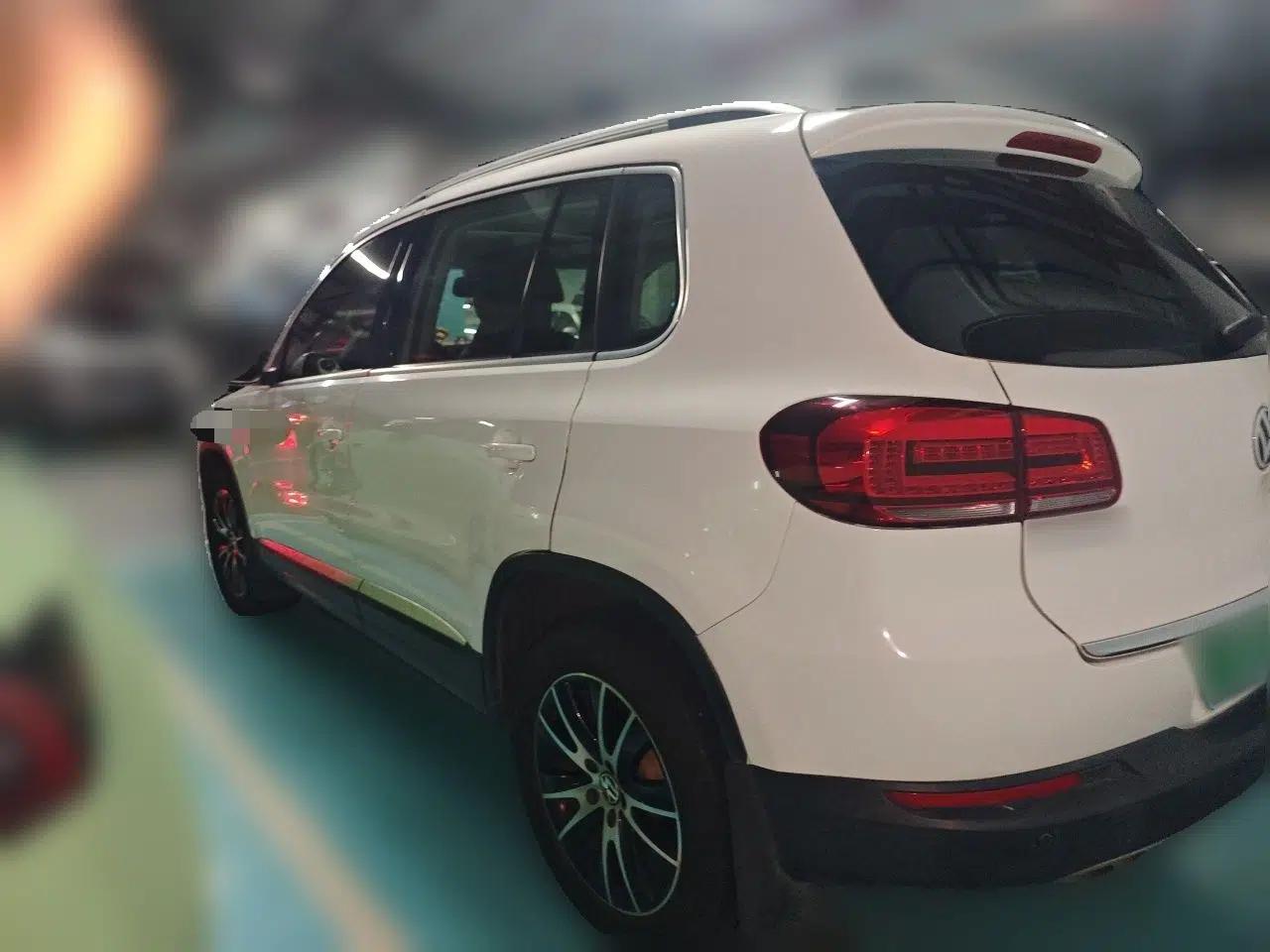 Volkswagen Tiguan 2015 1.8TSI Automatic Two-Wheel Drive Luxury Model — миниатюра 4