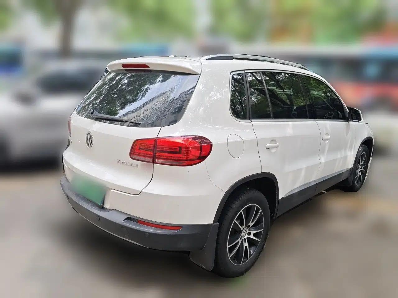 Volkswagen Tiguan 2013 1.8TSI Automatic Two-Wheel Drive Luxury Model — миниатюра 6