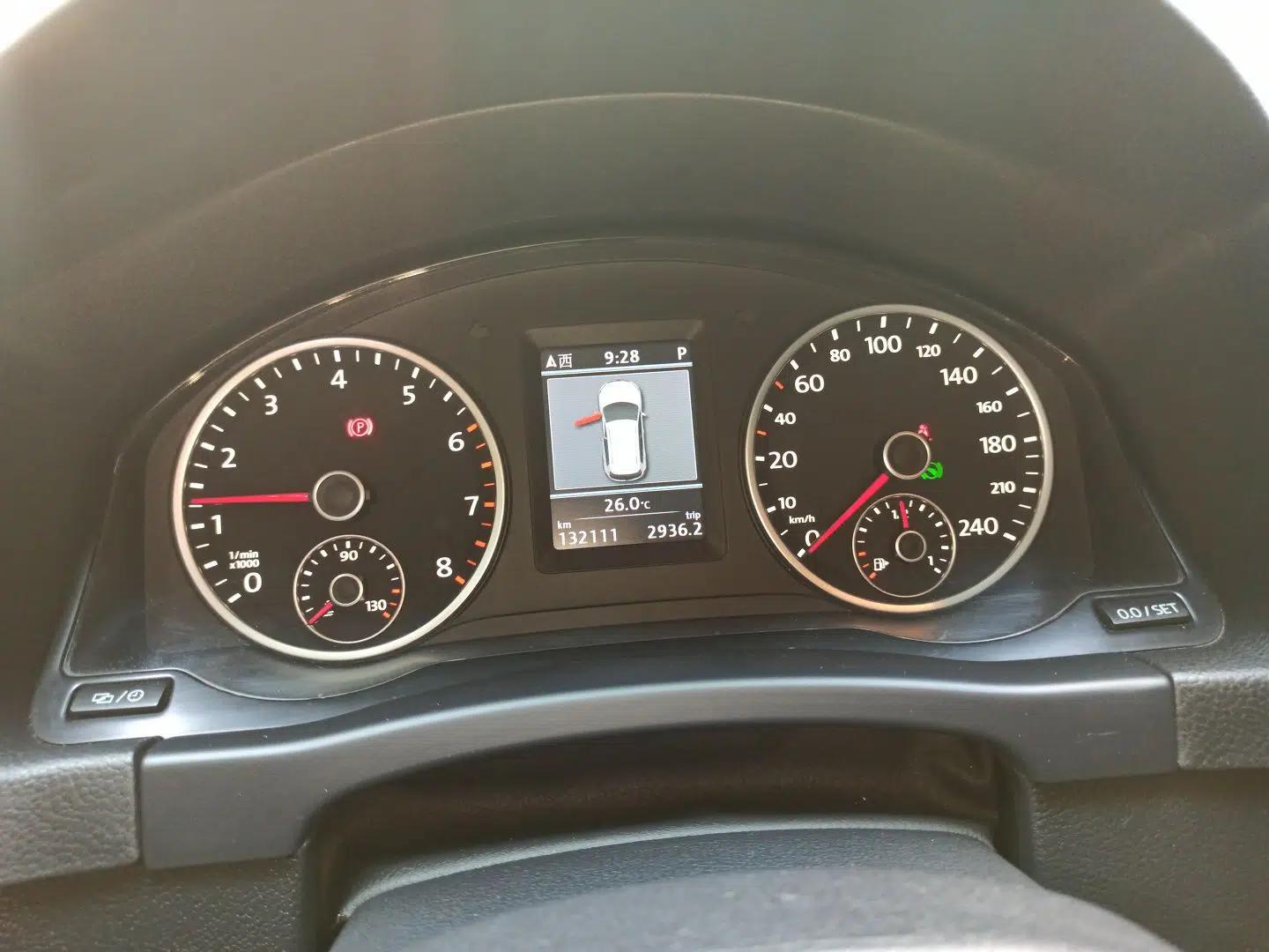 Volkswagen Tiguan 2013 1.8TSI Automatic Two-Wheel Drive Luxury Model — миниатюра 11