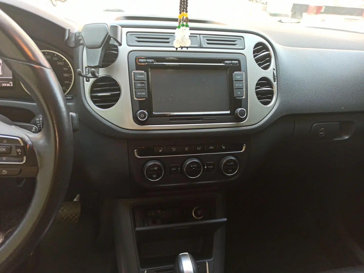 Volkswagen Tiguan 2013 1.8TSI Automatic Two-Wheel Drive Luxury Model — миниатюра 13