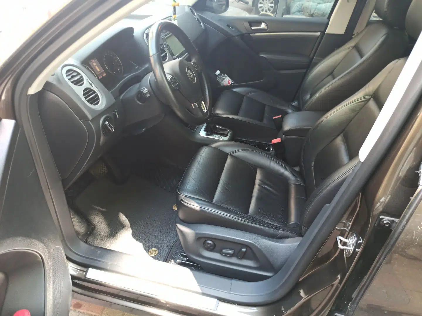 Volkswagen Tiguan 2013 1.8TSI Automatic Two-Wheel Drive Luxury Model — миниатюра 16
