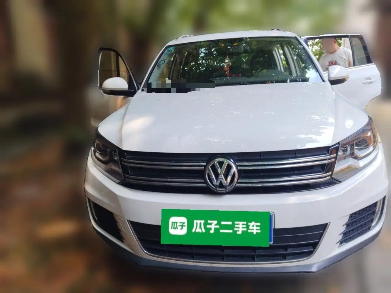 Volkswagen Tiguan 2015 1.8TSI Automatic Two-Wheel Drive Luxury Model — миниатюра 2