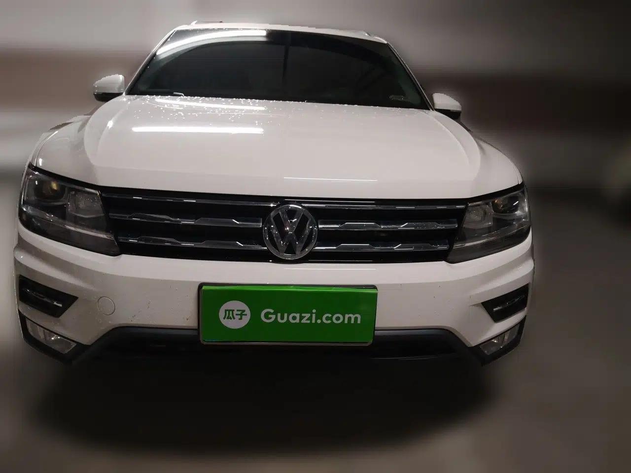 Volkswagen Tiguan L 2017 330TSI Automatic Two-Wheel Drive Luxury Edition — миниатюра 2