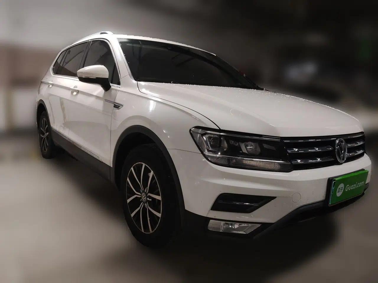 Volkswagen Tiguan L 2017 330TSI Automatic Two-Wheel Drive Luxury Edition — миниатюра 3