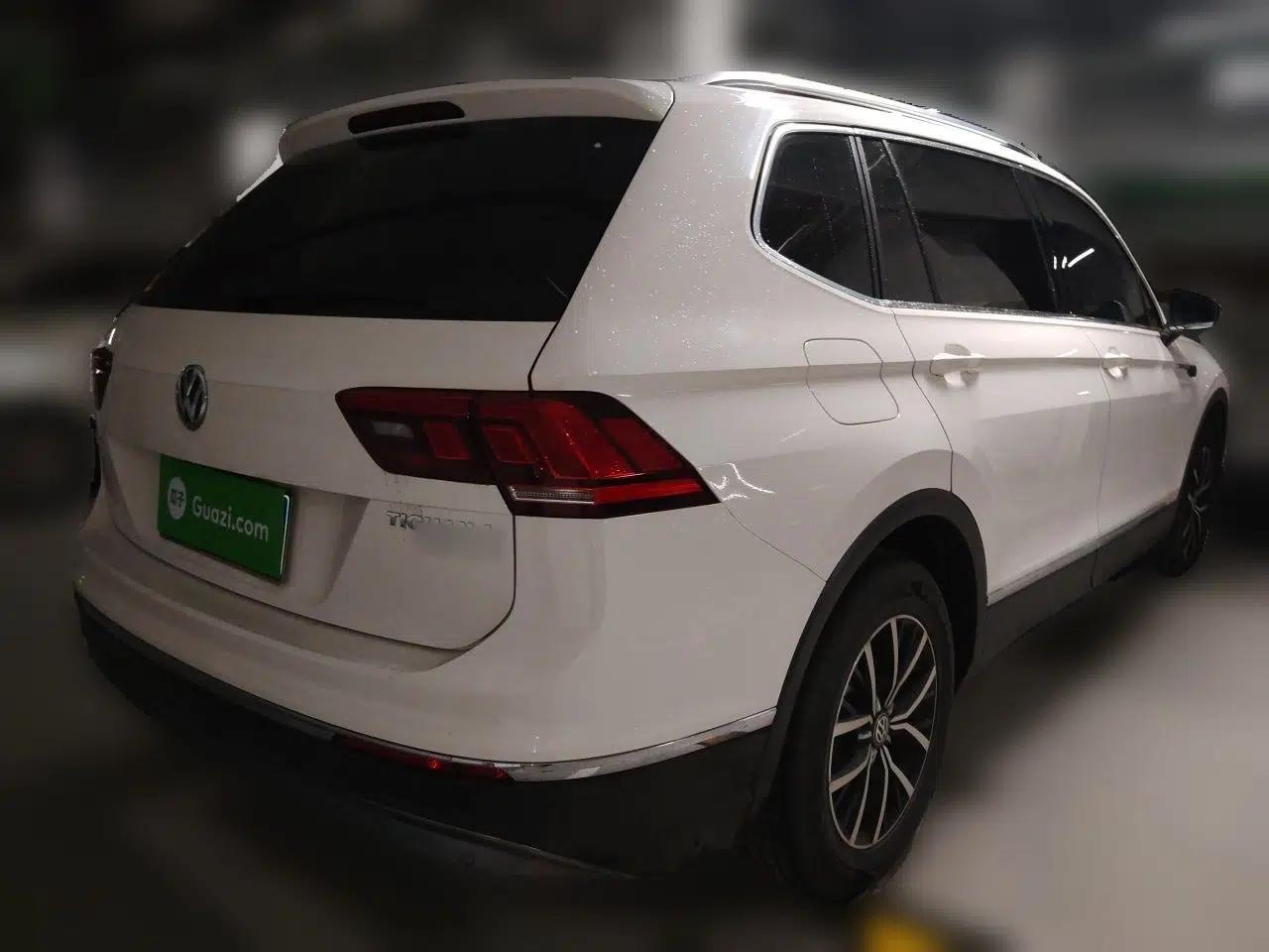 Volkswagen Tiguan L 2017 330TSI Automatic Two-Wheel Drive Luxury Edition — миниатюра 6