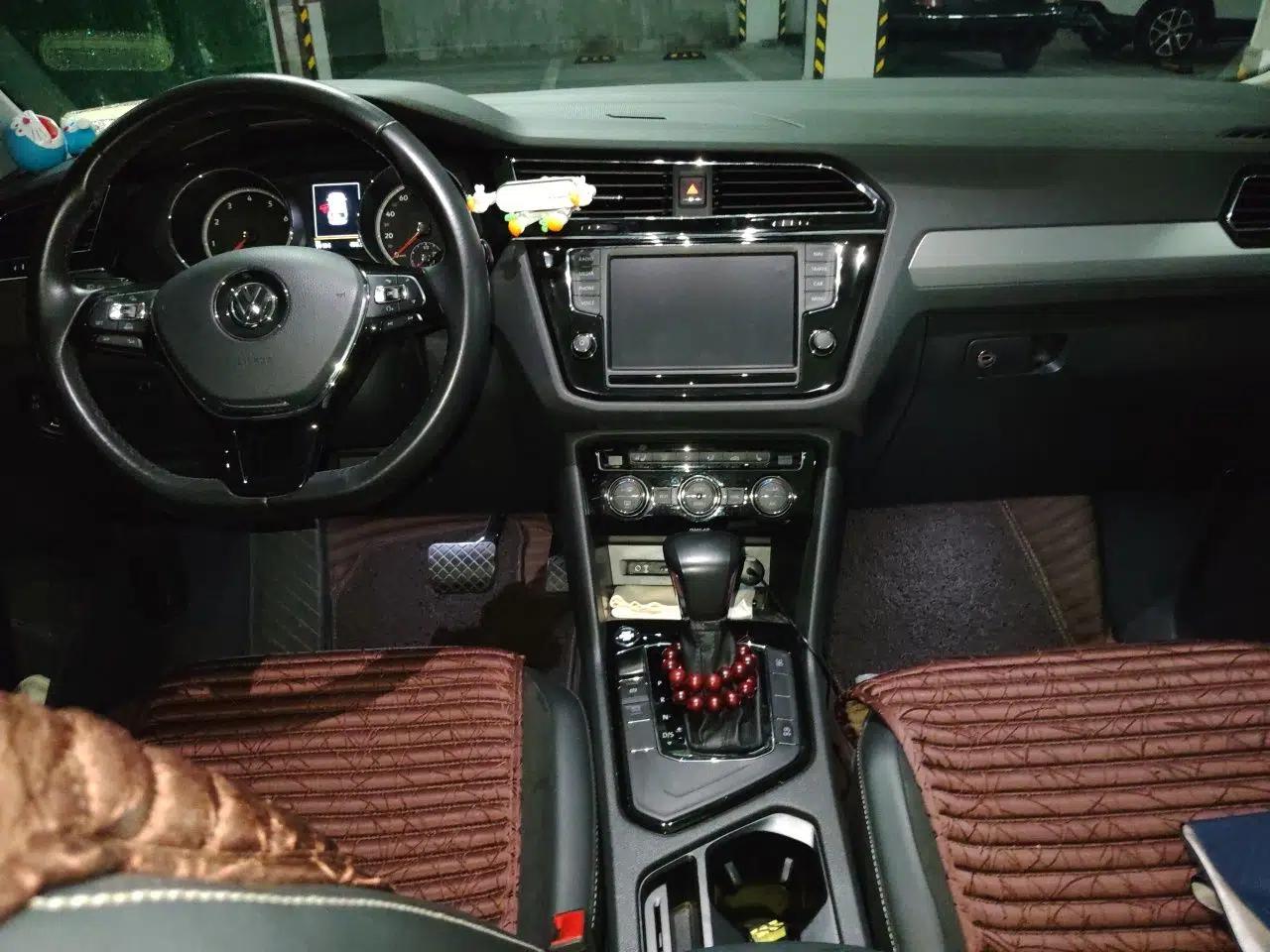 Volkswagen Tiguan L 2017 330TSI Automatic Two-Wheel Drive Luxury Edition — миниатюра 9