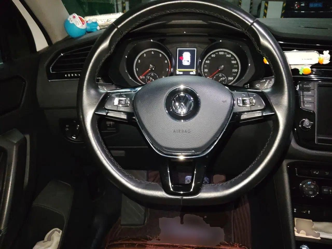 Volkswagen Tiguan L 2017 330TSI Automatic Two-Wheel Drive Luxury Edition — миниатюра 10