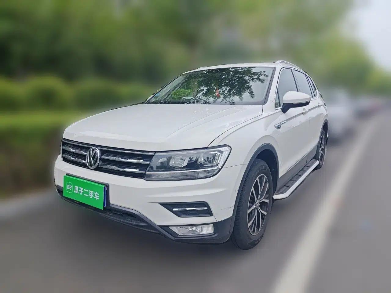 Volkswagen Tiguan L 2017 330TSI Automatic Two-Wheel Drive Luxury Edition — миниатюра 1