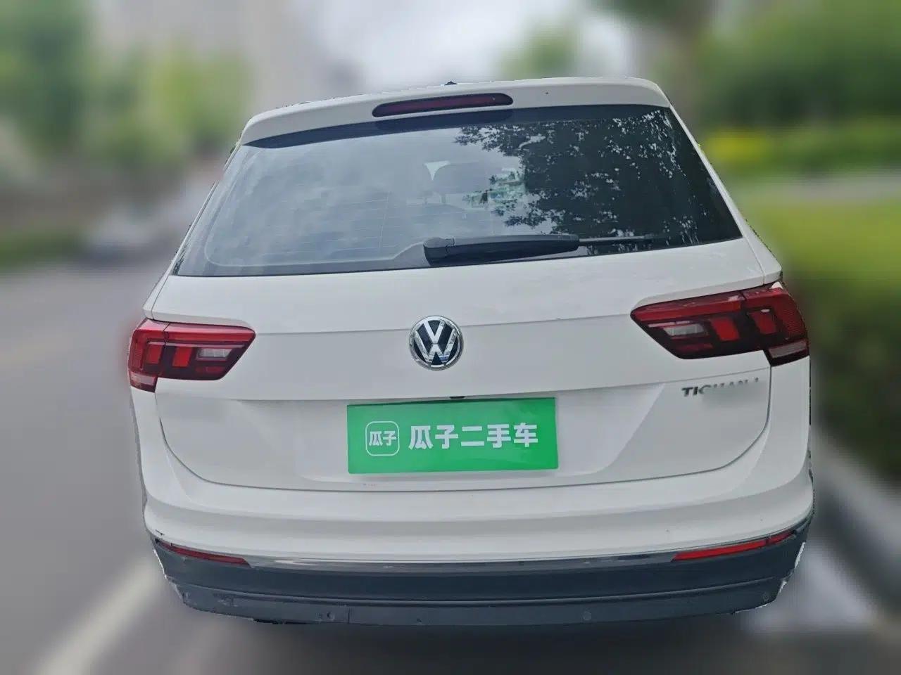 Volkswagen Tiguan L 2017 330TSI Automatic Two-Wheel Drive Luxury Edition — миниатюра 5