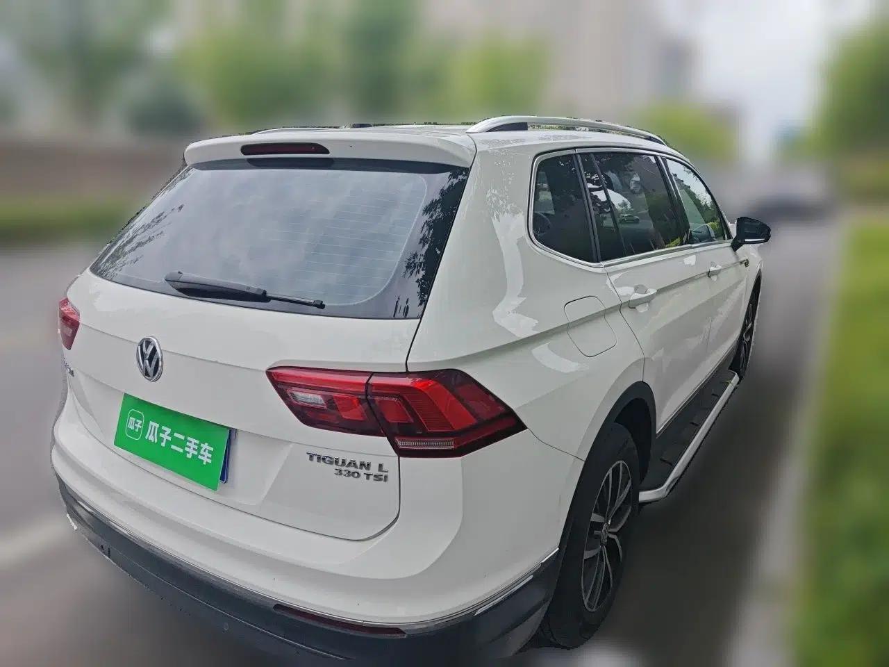 Volkswagen Tiguan L 2017 330TSI Automatic Two-Wheel Drive Luxury Edition — миниатюра 6
