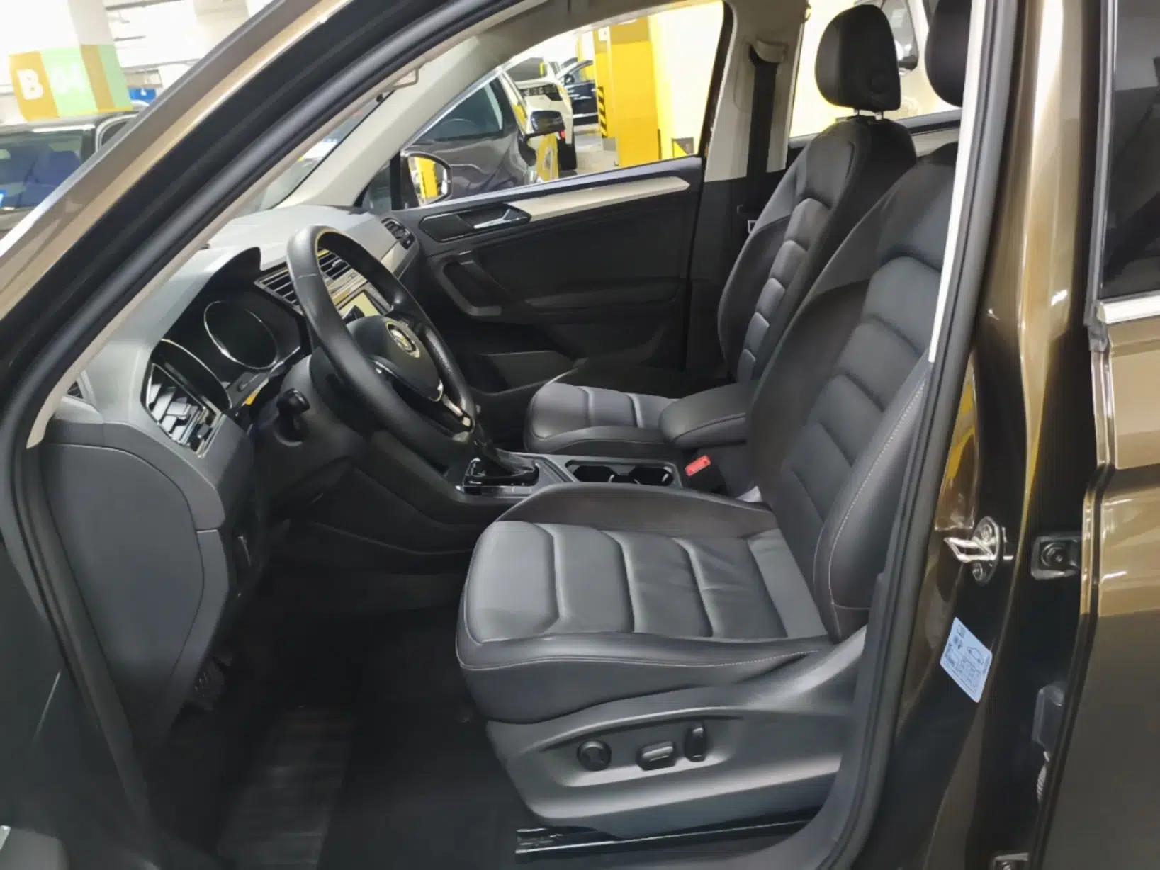 Volkswagen Tiguan L 2017 330TSI Automatic Two-Wheel Drive Comfort Edition — миниатюра 17