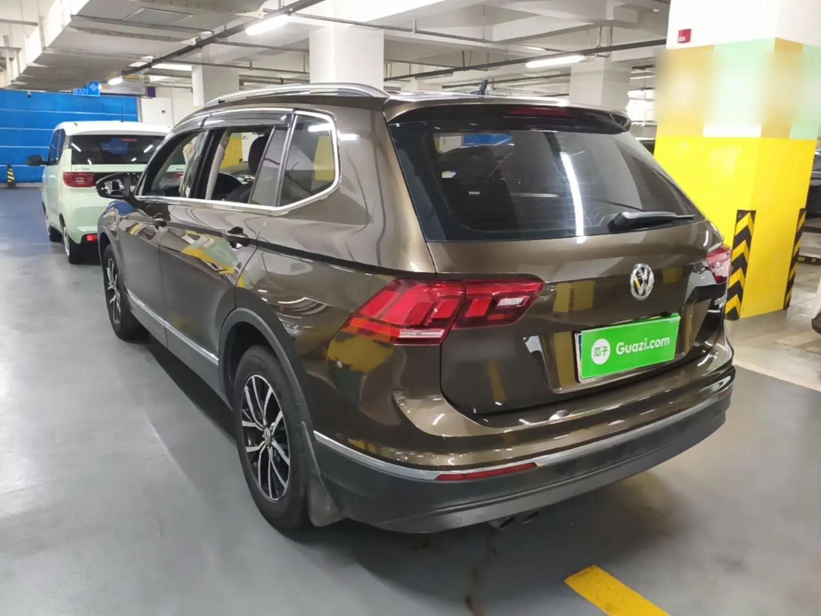 Volkswagen Tiguan L 2017 330TSI Automatic Two-Wheel Drive Comfort Edition — миниатюра 4