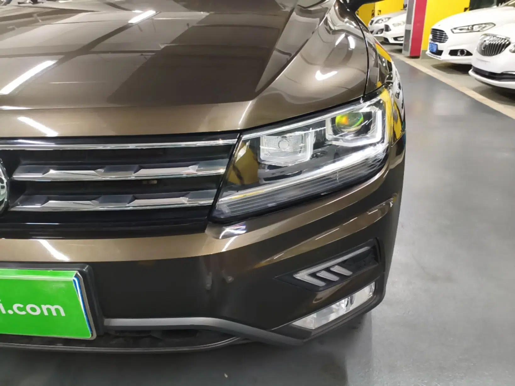 Volkswagen Tiguan L 2017 330TSI Automatic Two-Wheel Drive Comfort Edition — миниатюра 8