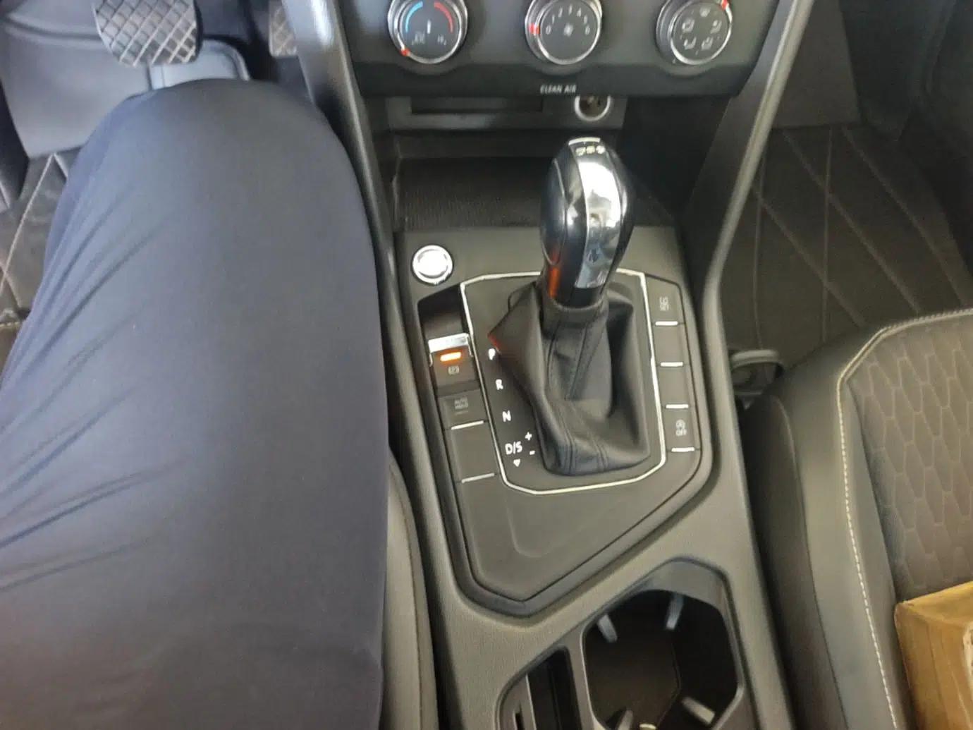 Volkswagen Tiguan L 2017 330TSI Automatic Two-Wheel Drive Luxury Edition — миниатюра 16