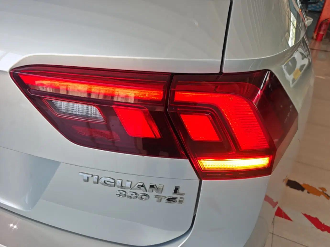 Volkswagen Tiguan L 2017 330TSI Automatic Two-Wheel Drive Luxury Edition — миниатюра 9