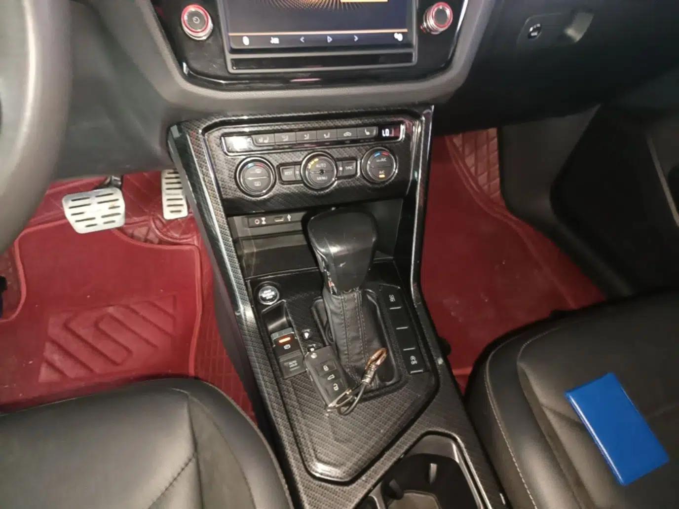 Volkswagen Tiguan L 2017 330TSI Automatic Two-Wheel Drive Luxury Edition — миниатюра 16