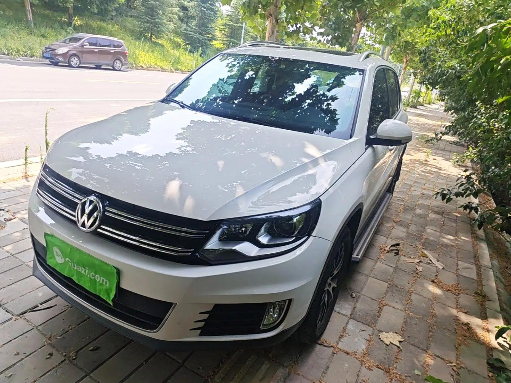Volkswagen Tiguan 2015 1.8TSI Automatic Two-Wheel Drive Luxury Model — миниатюра 1